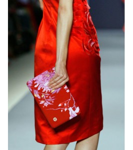 hpclutch_1 HP's Mini-clutch was designed by fashion celeb, Vivienne Tam.